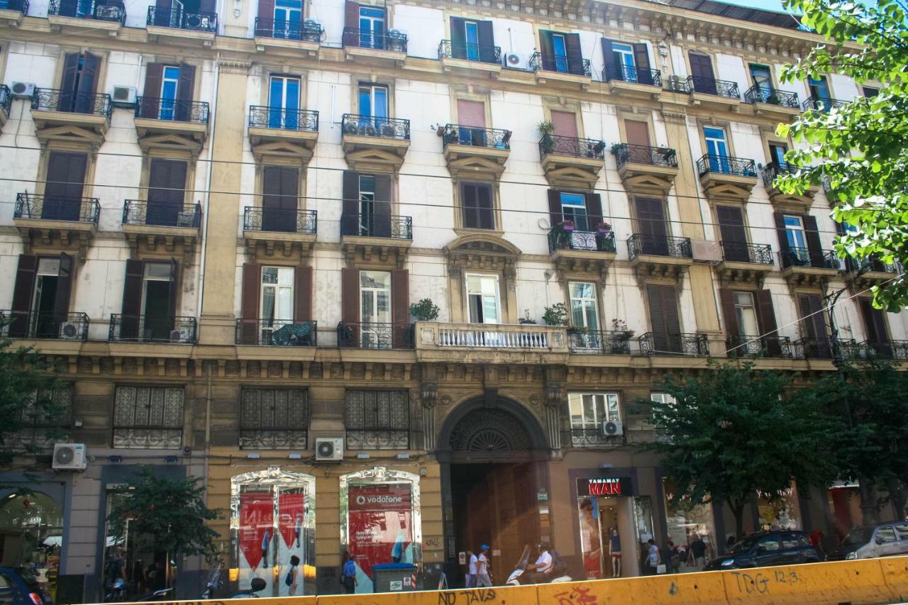 Bianchi Mediterranei B&B Napoli Exterior foto