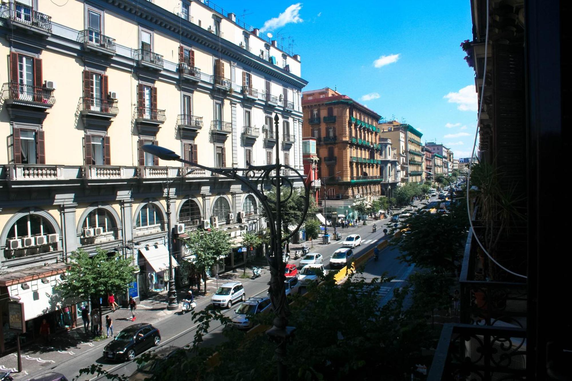 Bianchi Mediterranei B&B Napoli Exterior foto