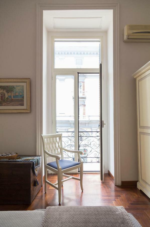 Bianchi Mediterranei B&B Napoli Exterior foto